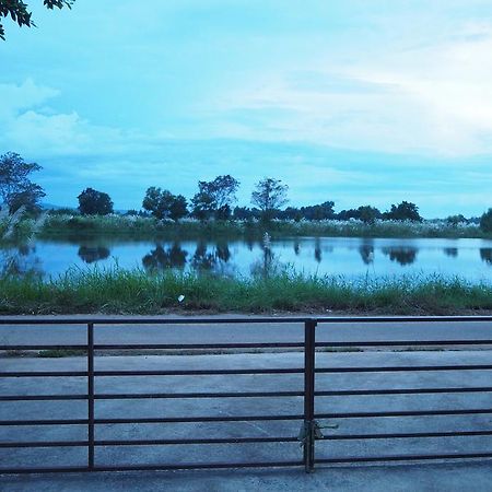 瑞穆恩度假村 Phanom Sarakham 外观 照片