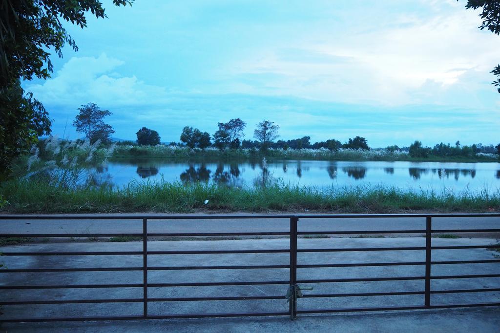 瑞穆恩度假村 Phanom Sarakham 外观 照片
